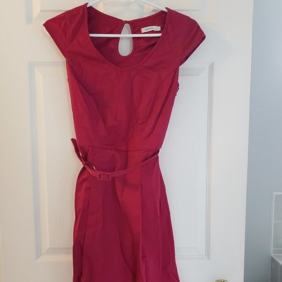 Rikkis Raspberry Cap-Sleeve Dress - Picture 1 of 2